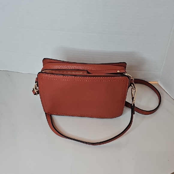 Elegant Orange Crossbody Bag - Picture 3 of 7